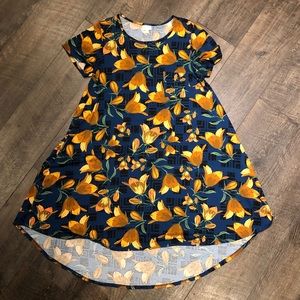 Lularoe Carly size L gorgeous yellow flower